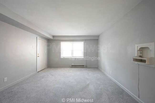 3725 N Sherman Dr Unit 7