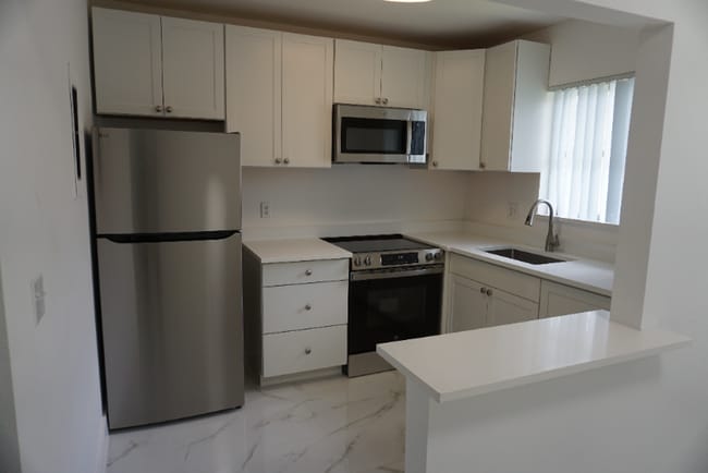 Photo - 151 Stratford K Apartment