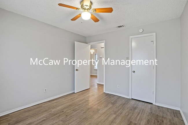 Photo - 715 Long Ct