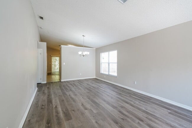 1831 Coyote Pl