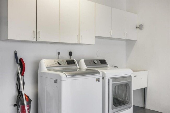 Photo - 1419 NE 57th St