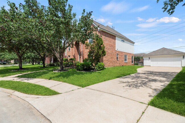 Photo - 2923 Zachary Bend Ln