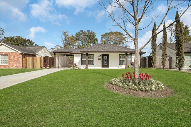 Photo - 7647 Greendowns St