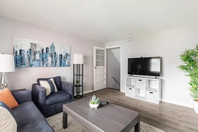 Photo - 1115 Mary Ann St Unit 1117-2