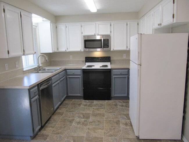Photo - Three Bedroom Home on a Cul-de-sac, Landscaping Provided!