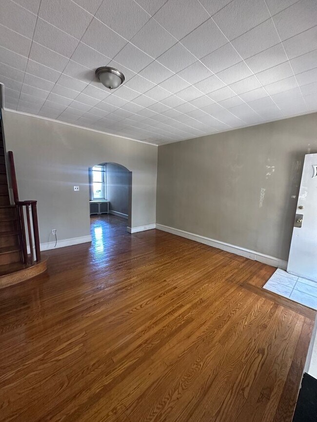 Photo - 3 bedroom, 1 Bath in Desirable Location