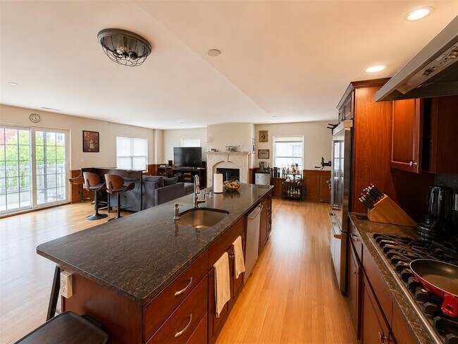 Photo - 2440 Massachusetts Ave Unidad 31