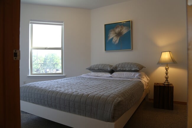 Photo - 315 E Main St Unidad D