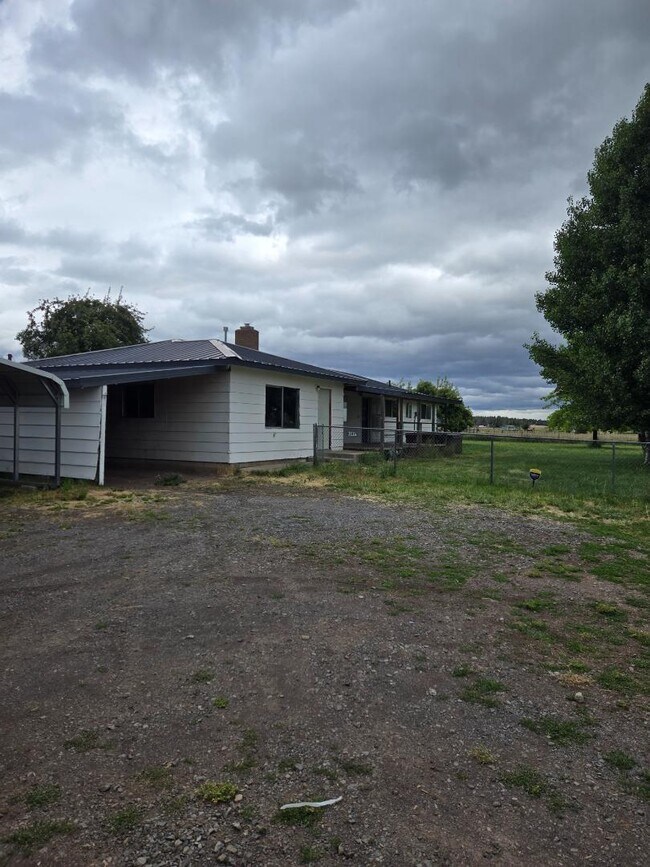 12817 Highway 66