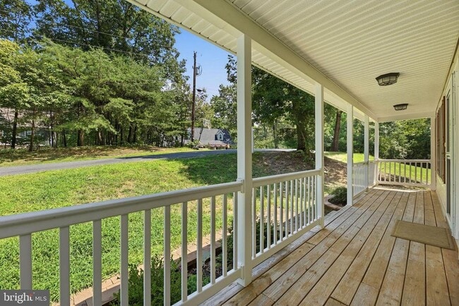 Photo - 345 Chippewa Ln