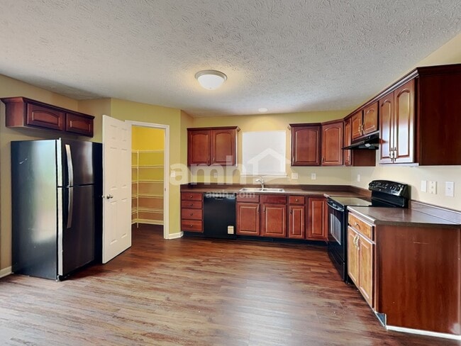 Photo - 942 Sheets Ct