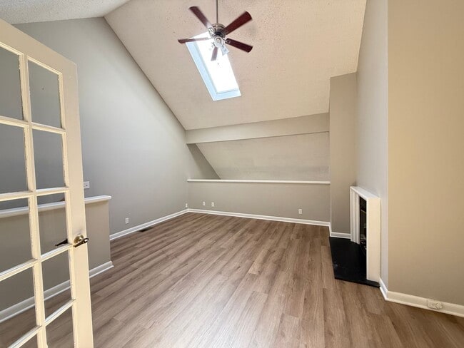 Photo - Bellevue! 2 Bedroom / 2 Bath House w/ Loft! Renovated - Pet Friendly