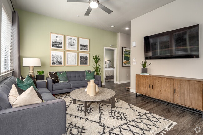 2BR, 2BA - 960SF | B2