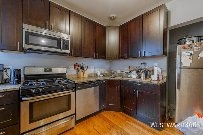 Photo - 3025 W Diversey-3 Unidad 3