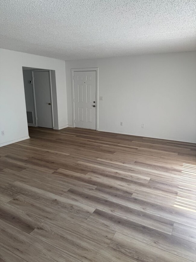 Photo - Great Features and Great Price!