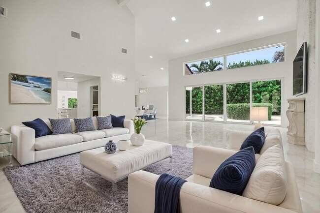 Photo - 7351 Valencia Dr House