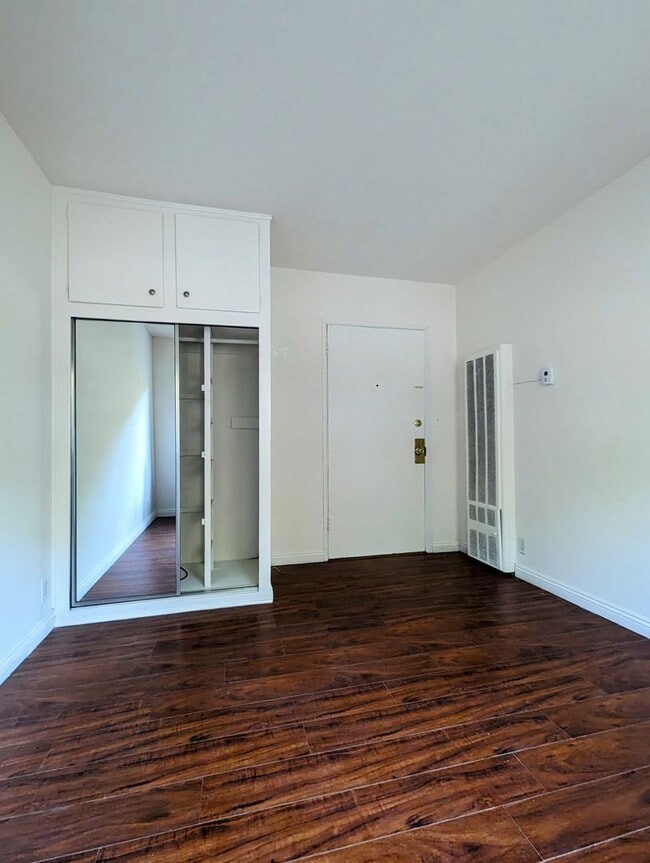 1811 Tamarind Apartments