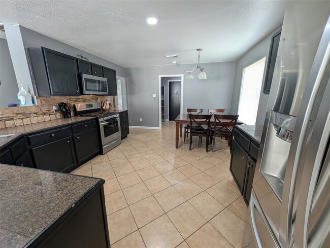 Photo - 714 N Vista Dr