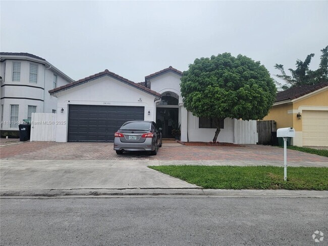 Building Photo - 24101 SW 107th Ave Unit NA Rental