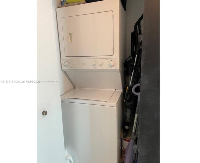 Photo - 350 S Miami Ave Unidad 1808