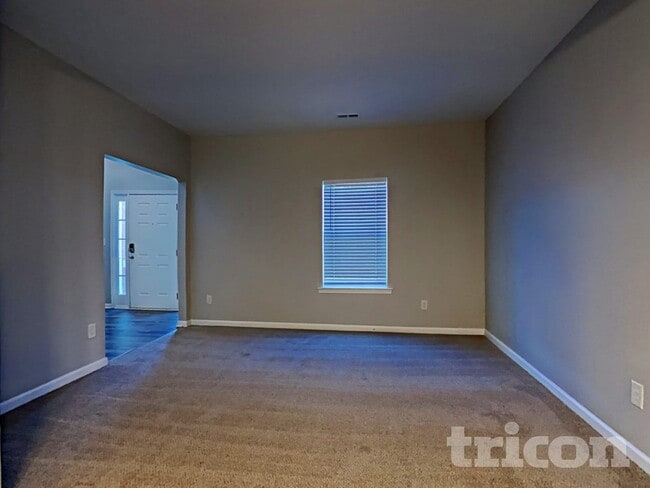 Photo - 7929 Village Pass