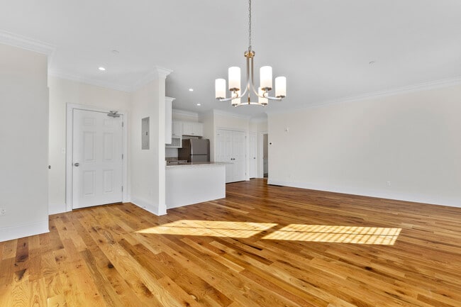 Photo - 73 W Main St