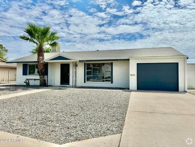 Building Photo - 11013 N 110th Dr Rental