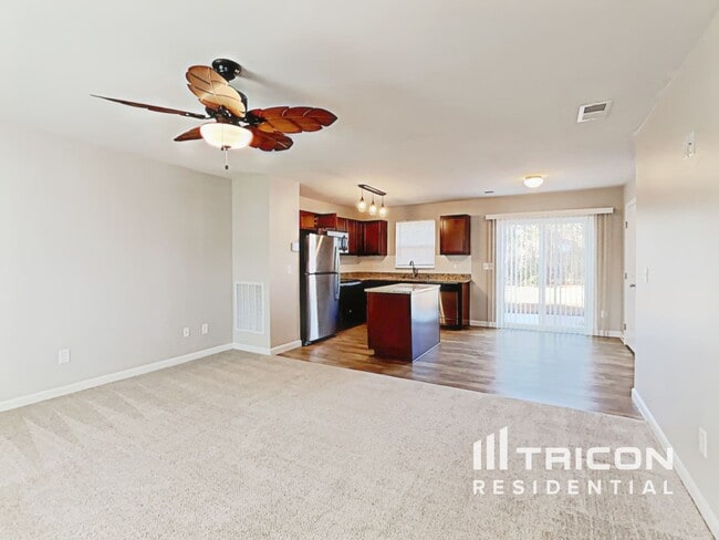 Photo - 415 Merus Dr