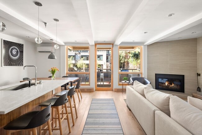 Photo - 600 E Main St Unit 205