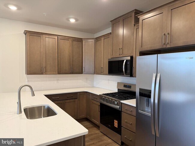 Photo - 777 Platinum Dr