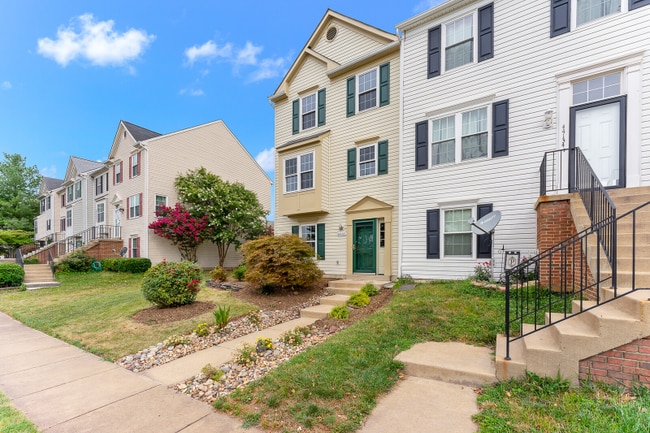 Photo - 44132 Mistletoe Terrace