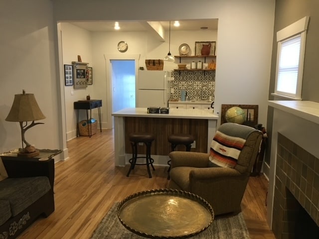 Living Room - 501 E Helen St