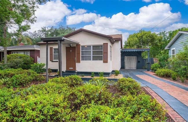 Photo - 124 E Muriel St House