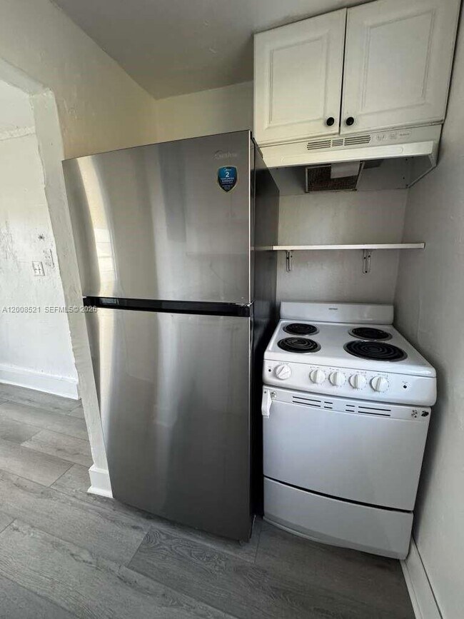 Photo - 1121 NW 40th St Unit 4