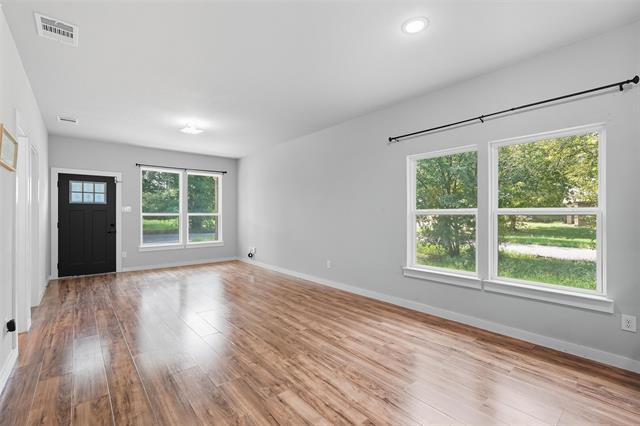Photo - 2020 Hemphill St