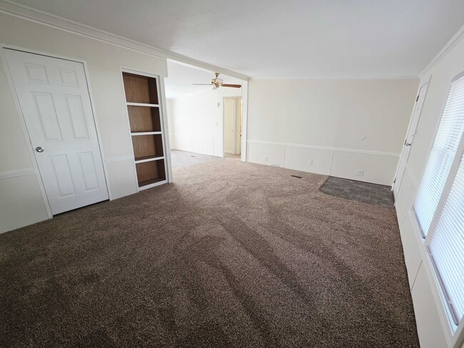 Photo - 3683 Pinoak St