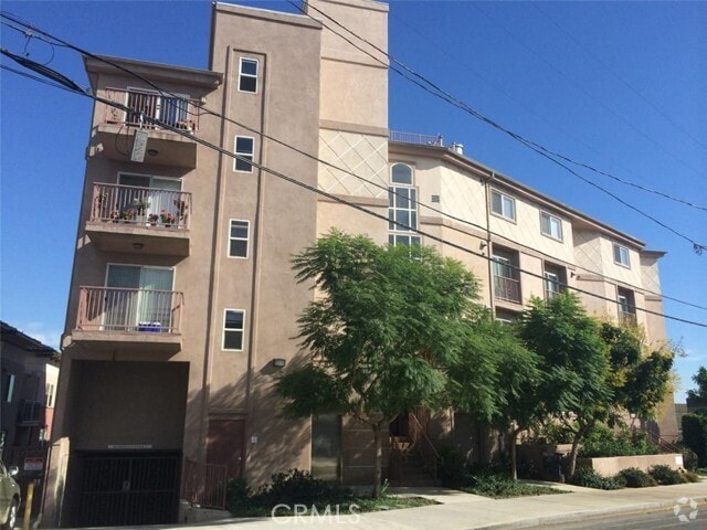 Building Photo - 700 N Hill Pl Unit 207 Rental