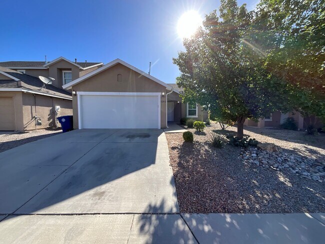3 Bedroom Single Story Home Available Near... - 3 Bedroom Single Story Home Available Near...