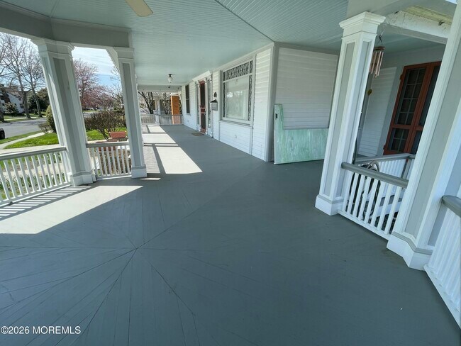 Photo - 211 Cedar Ave