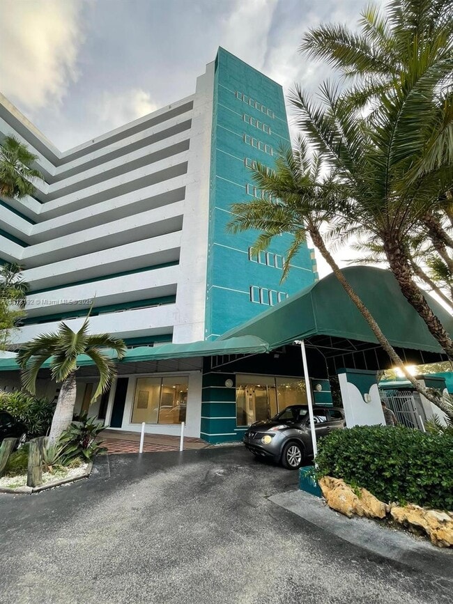 Photo - 1700 NW N River Dr Unit 701