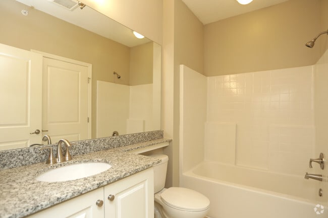 2BR, 2BA - 1,463 SF