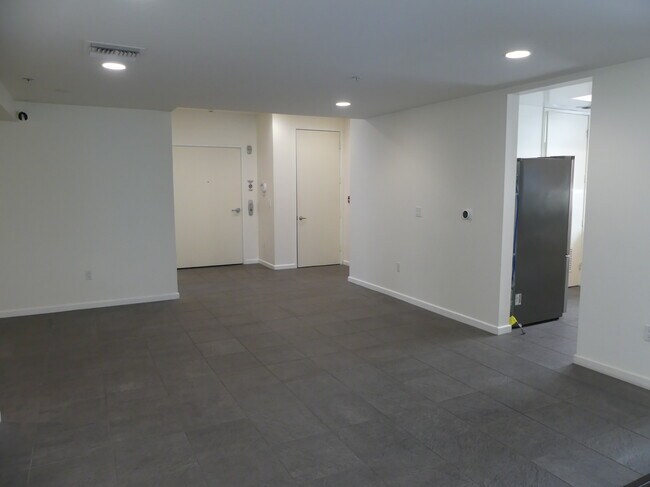 Photo - 10911 Wellworth Ave Condo Unit 1B