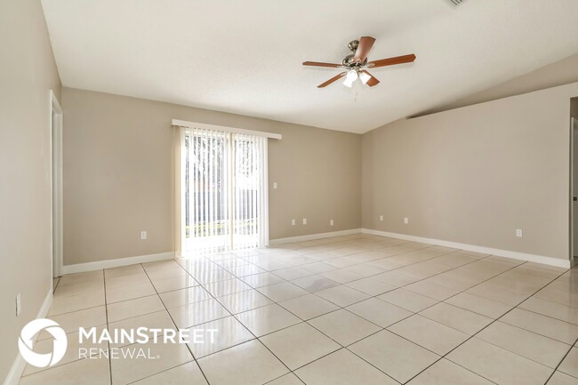 Photo - 1597 Twin Oak Dr W