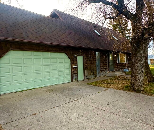 Building Photo - 1541 6th St SW Unit house
