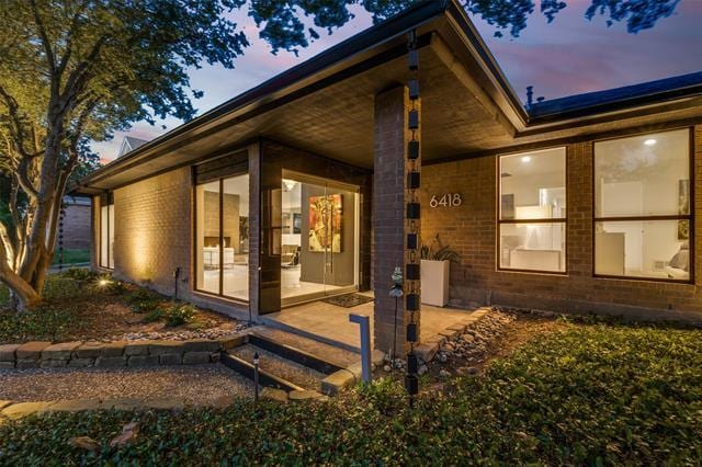 Building Photo - 6418 Covecreek Pl