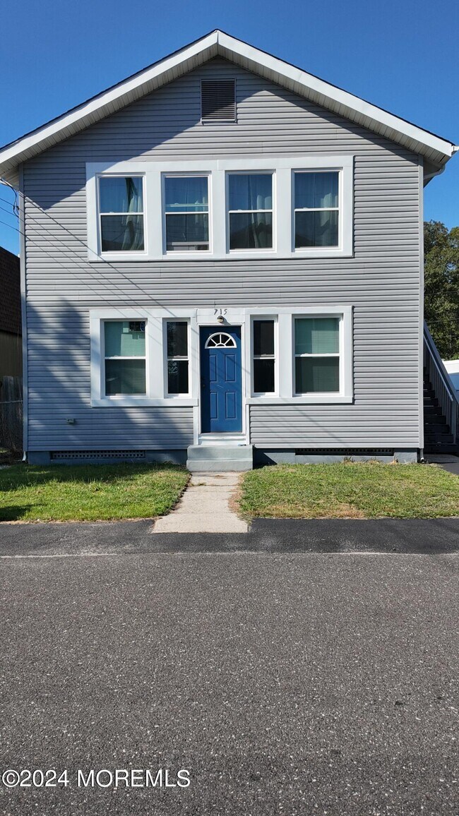 Photo - 715 Buchanan St Townhome