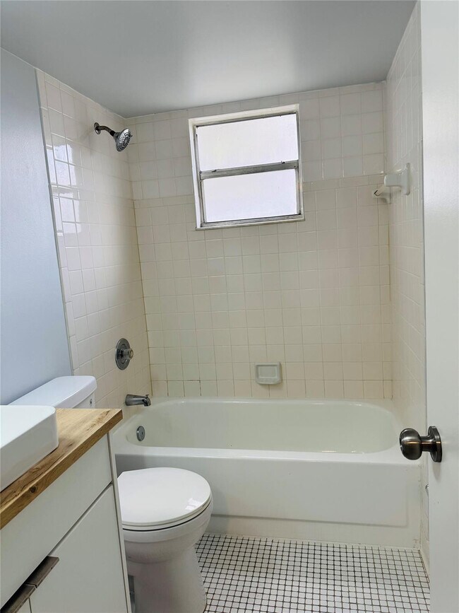 Photo - 313 Gardens Dr Unit 104