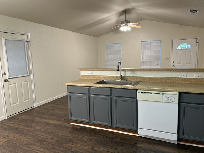 Photo - 1524 Well St