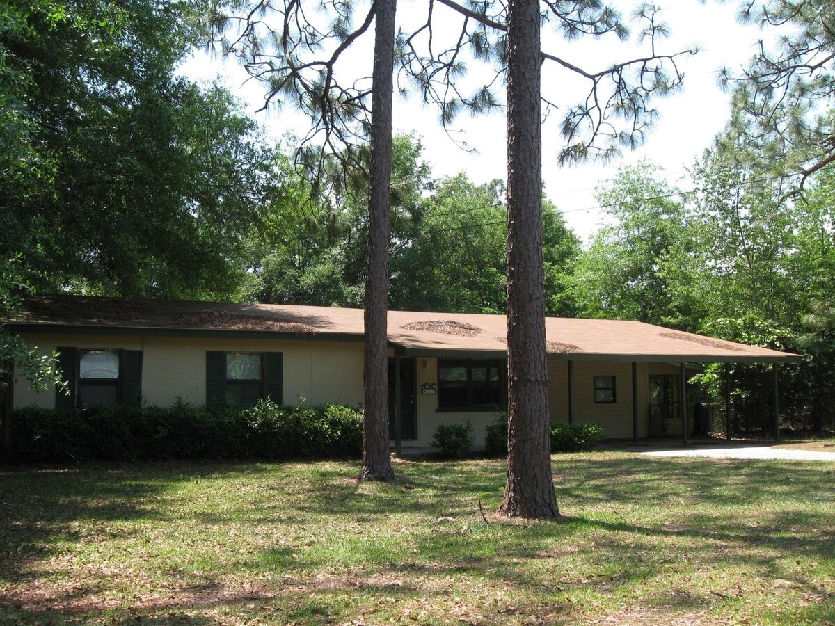 Photo - 823 Greenleaf Dr