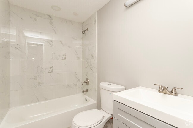 1BR, 1BA - 700SF